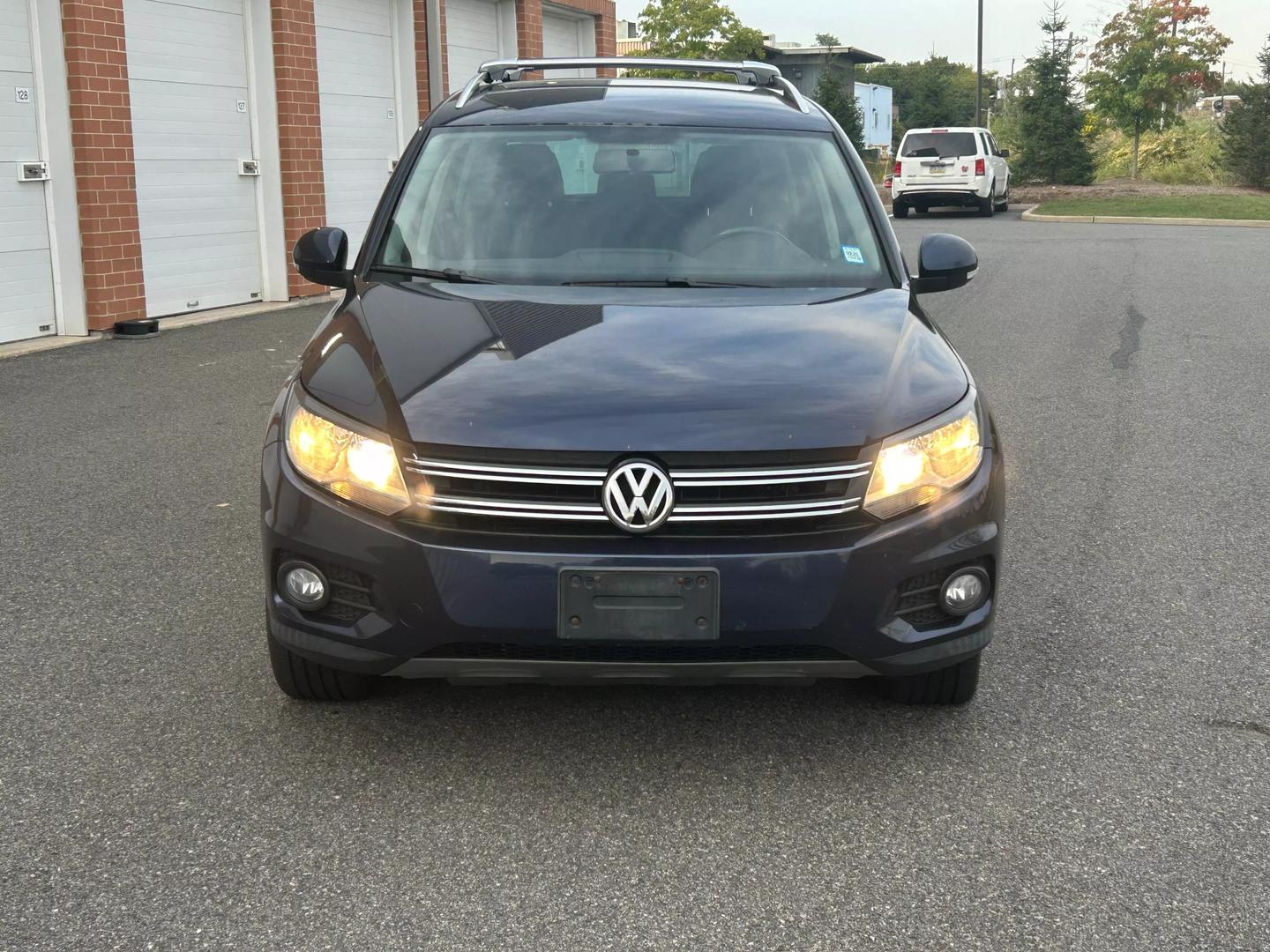 2014 Volkswagen Tiguan SE photo 3