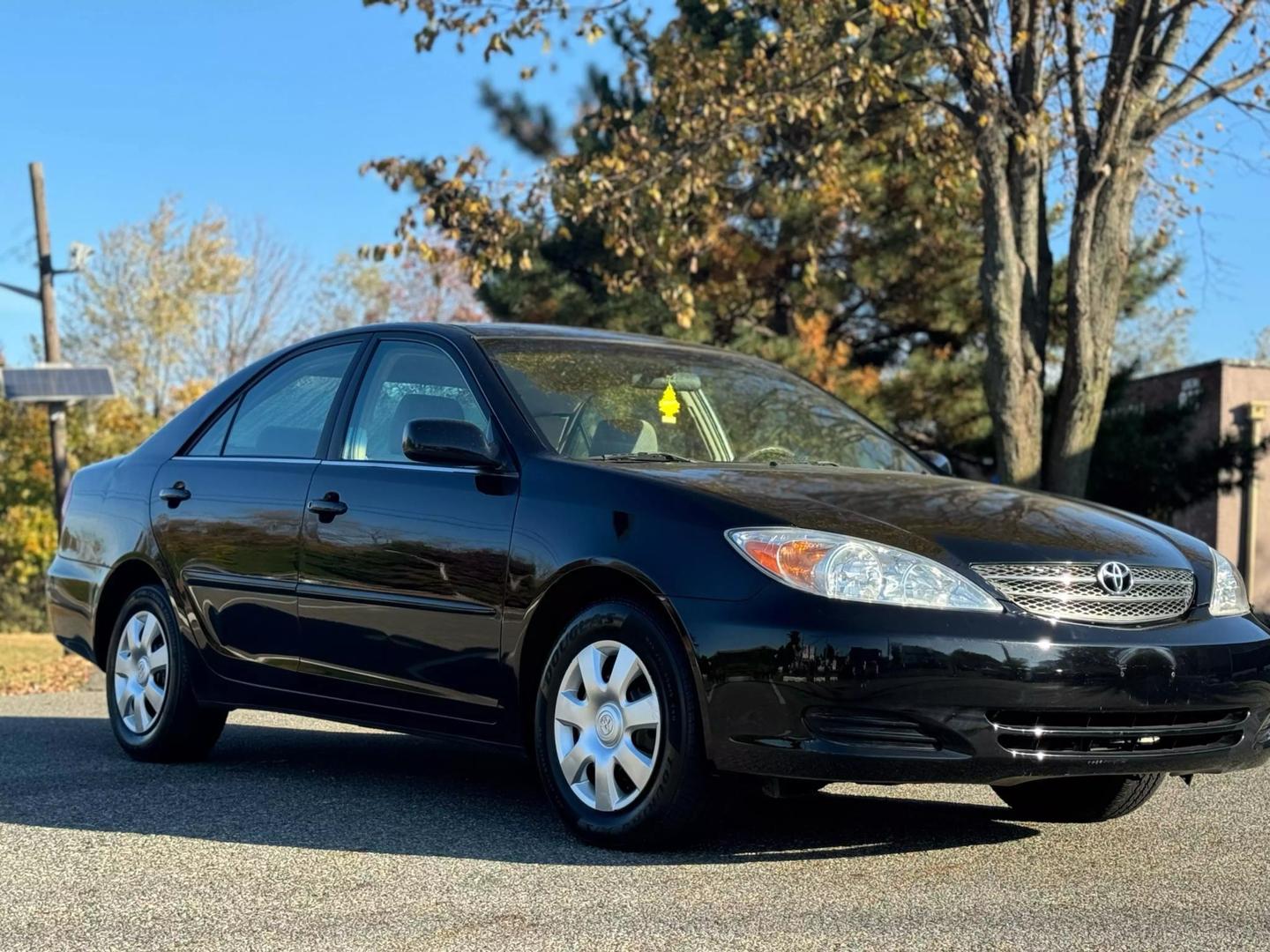 2003 Toyota Camry LE photo 3