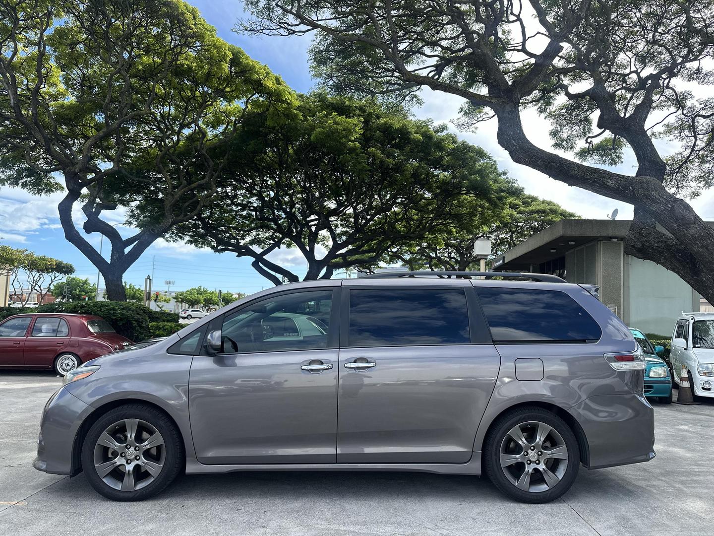 2016 Toyota Sienna SE photo 9