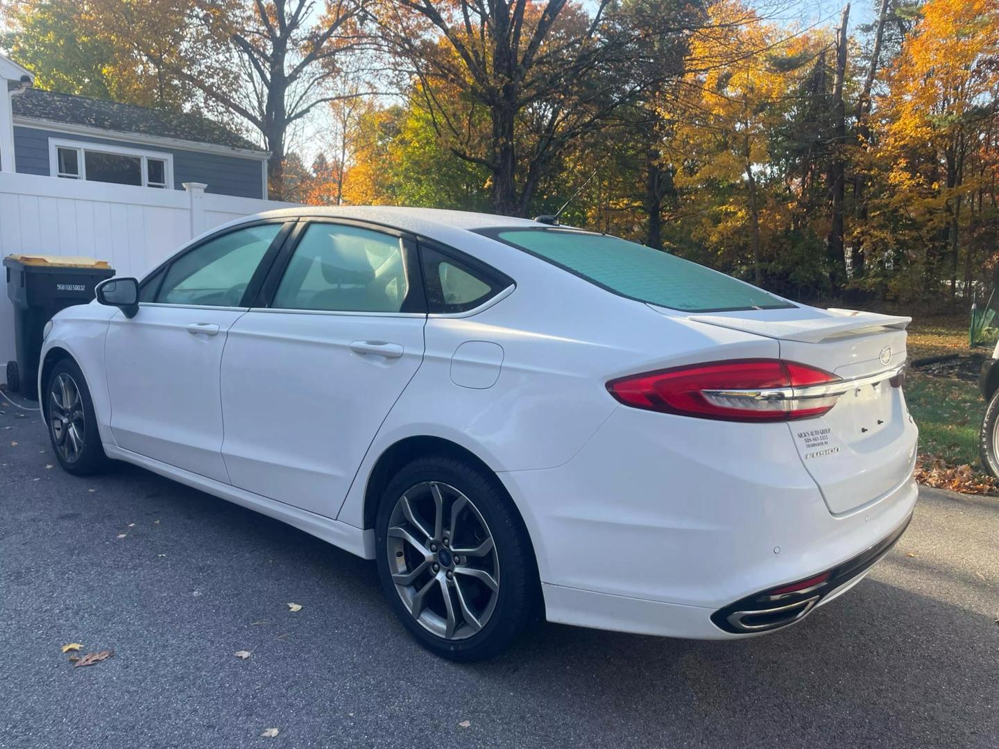 2017 Ford Fusion SE photo 3