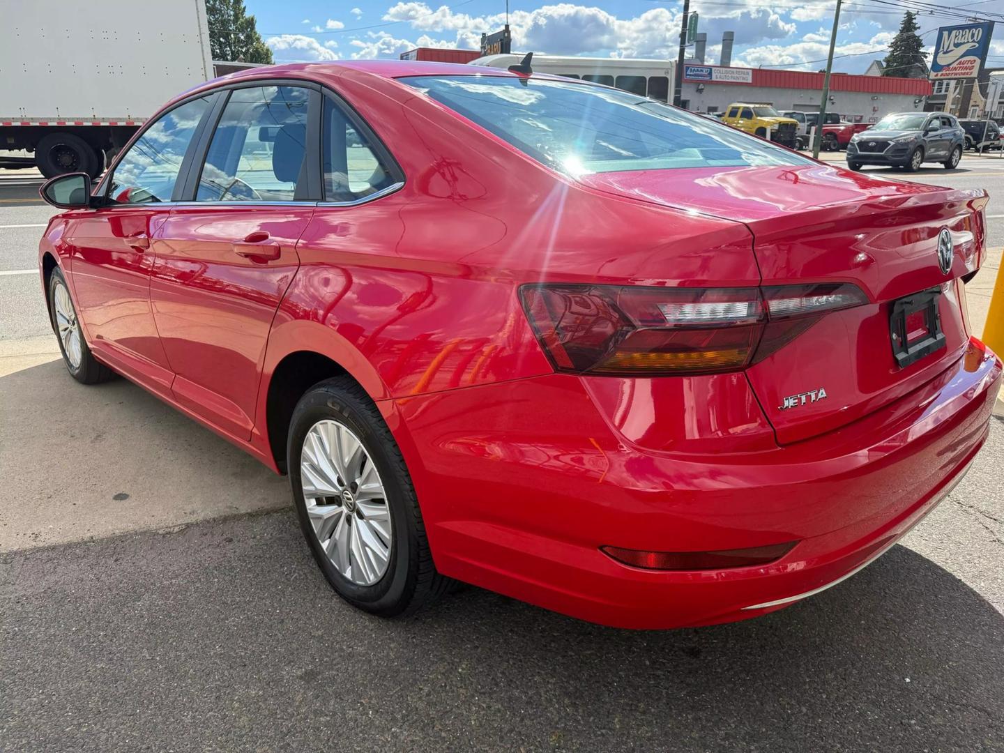 Features image showcasing the advanced interior and modern technology highlights of the 2019 Volkswagen Jetta.