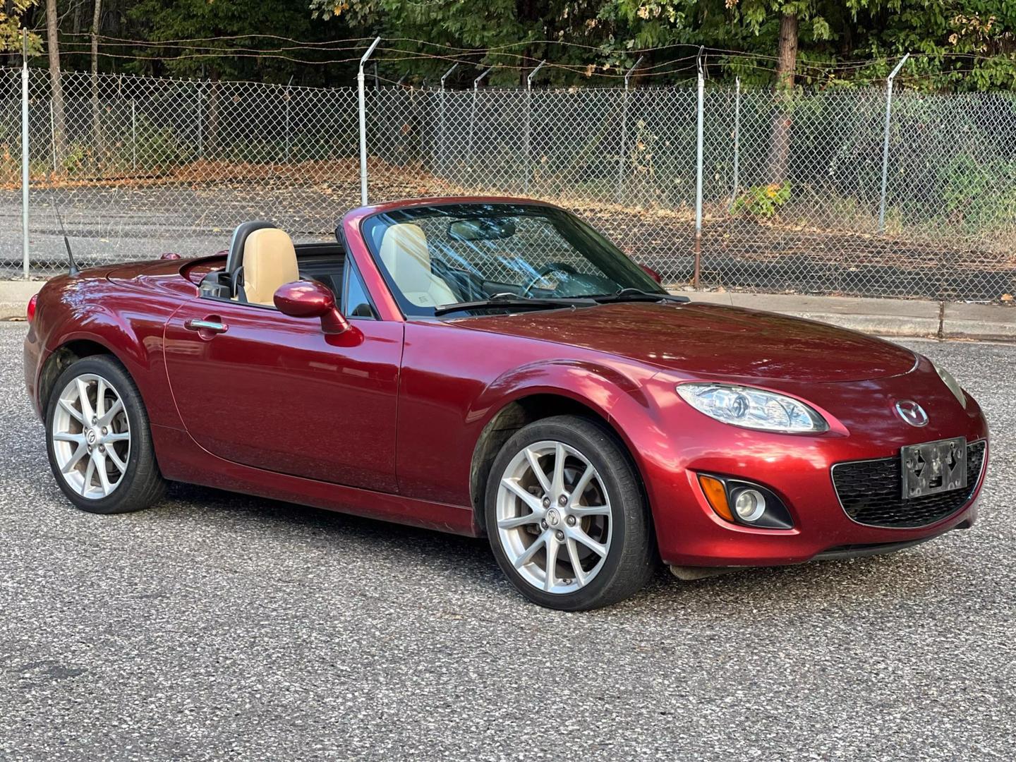 2011 Mazda MX-5 Miata Grand Touring Hard Top photo 16