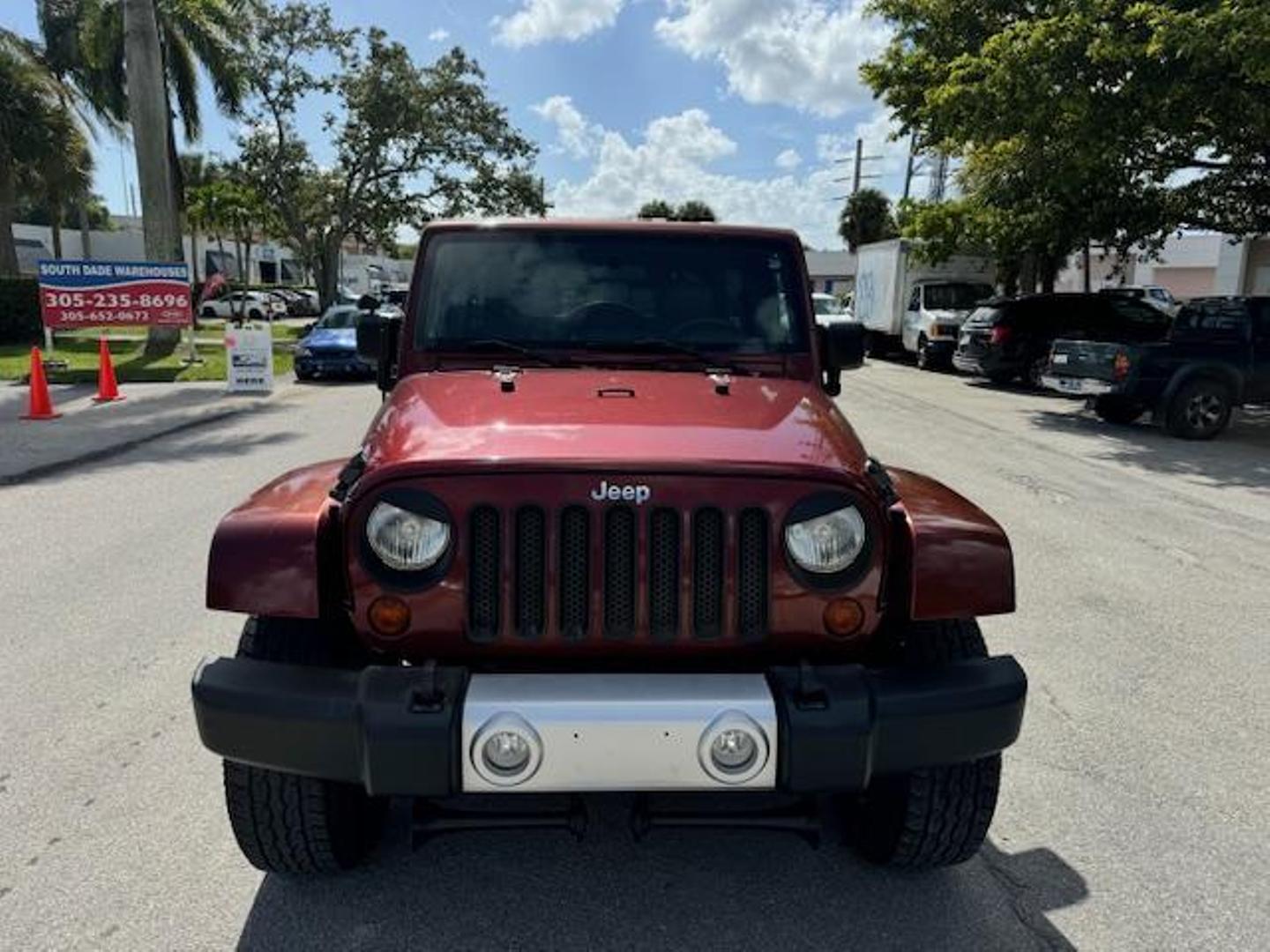 2010 Jeep Wrangler Unlimited Sahara photo 2