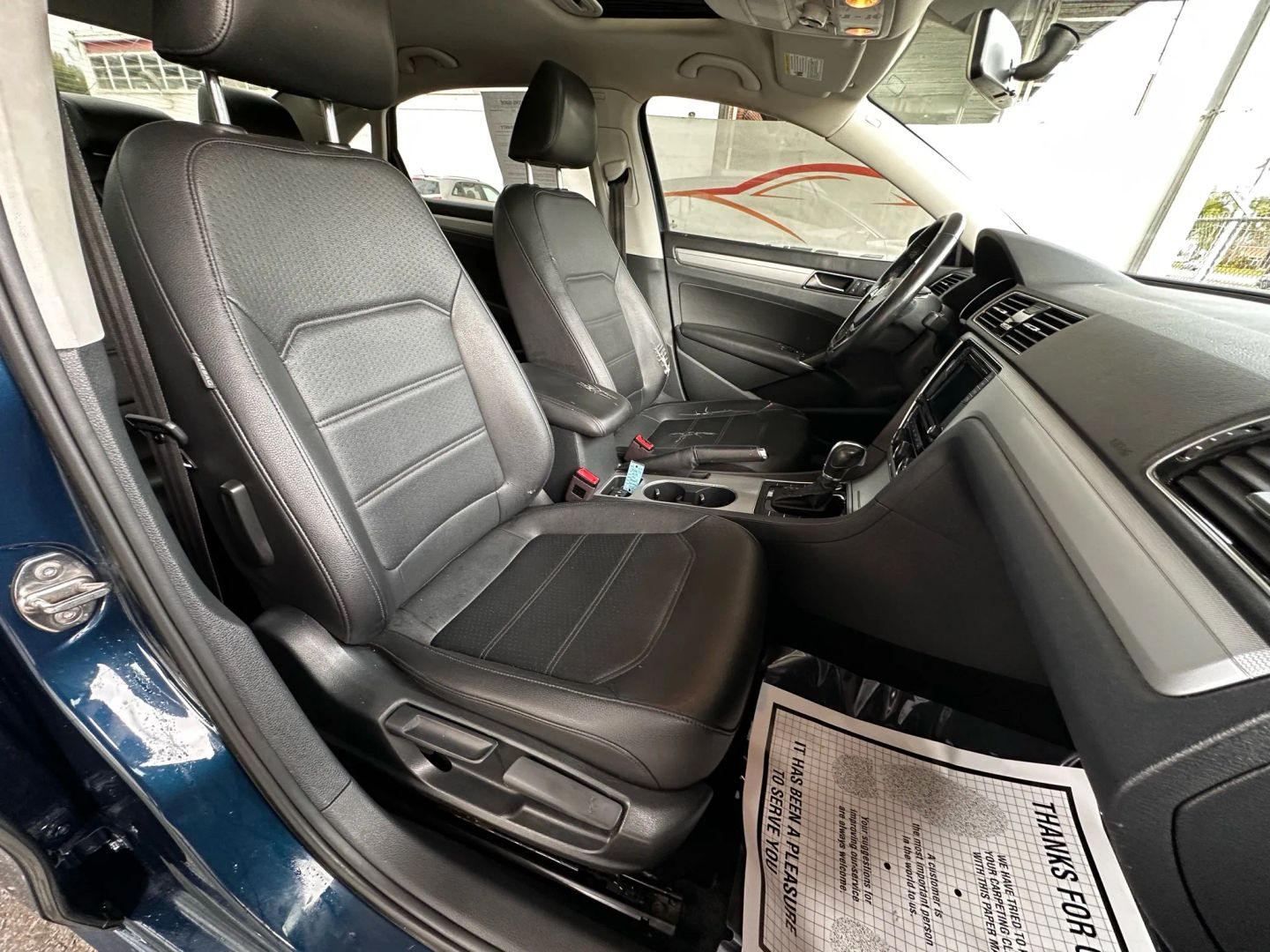 2019 Volkswagen Passat - Image 25