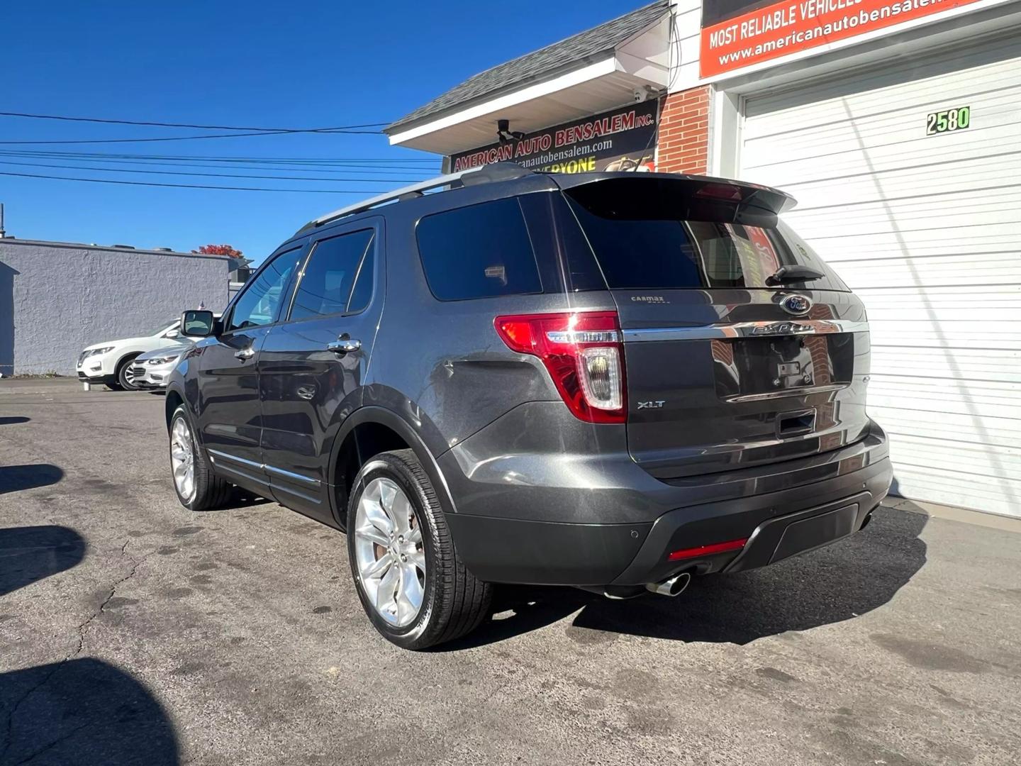 2015 Ford Explorer, a spacious and versatile SUV designed for family comfort and adventure, with a sleek exterior.