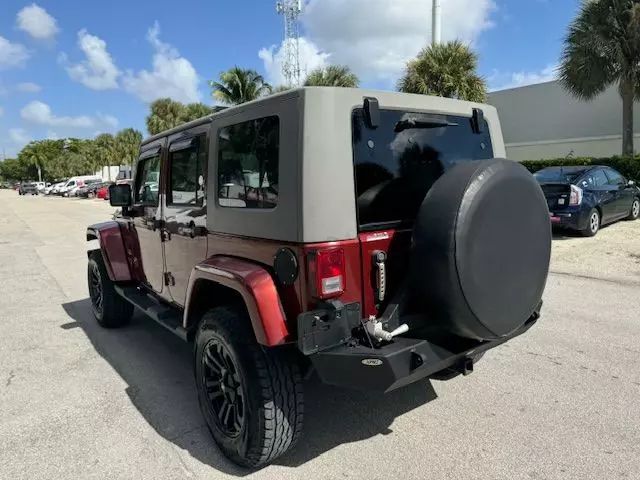 2010 Jeep Wrangler Unlimited Sahara photo 8