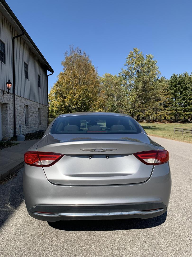 2015 Chrysler 200 Limited photo 6