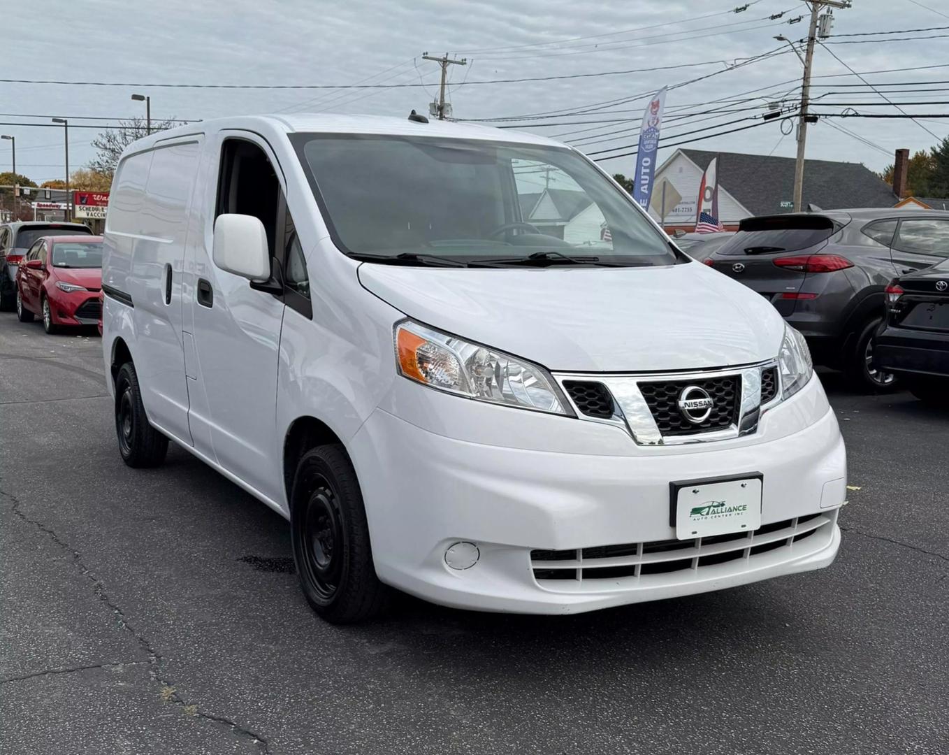 2020 Nissan NV200 SV photo 4