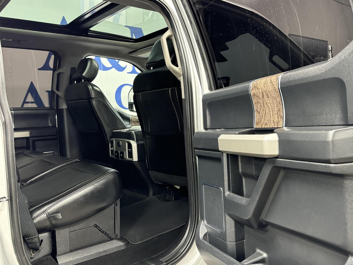 2019 Ford F-250 Super Duty Lariat photo 28