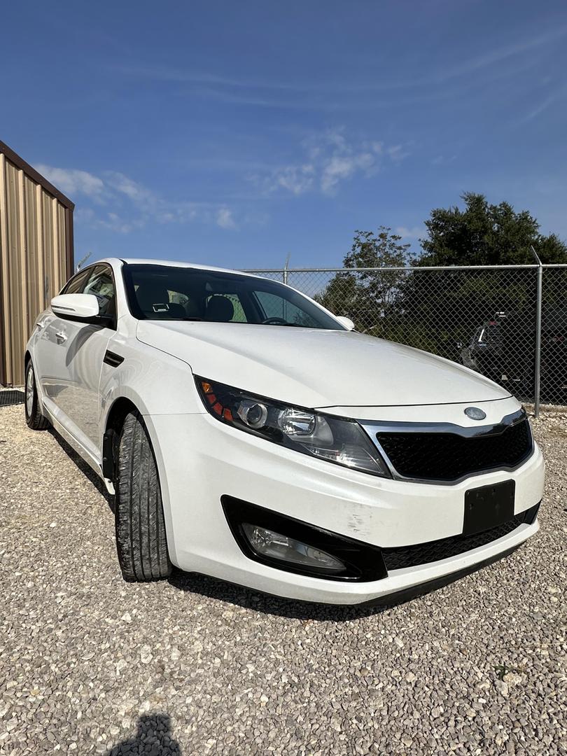 2013 Kia Optima LX photo 3