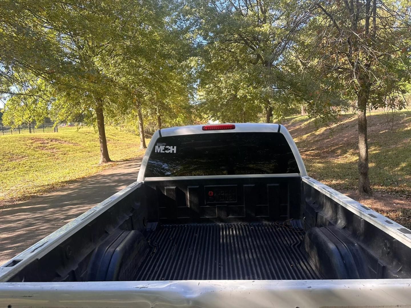 2004 Chevrolet Silverado 2500HD LS photo 21