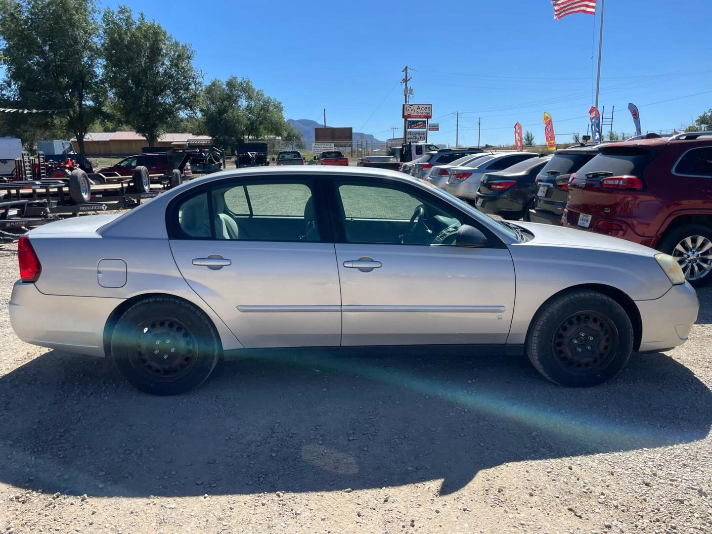 2006 Chevrolet Malibu LS photo 4