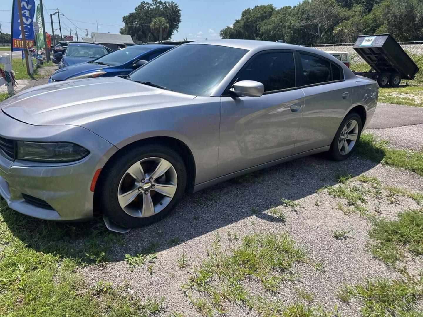 2015 Dodge Charger SXT photo 6