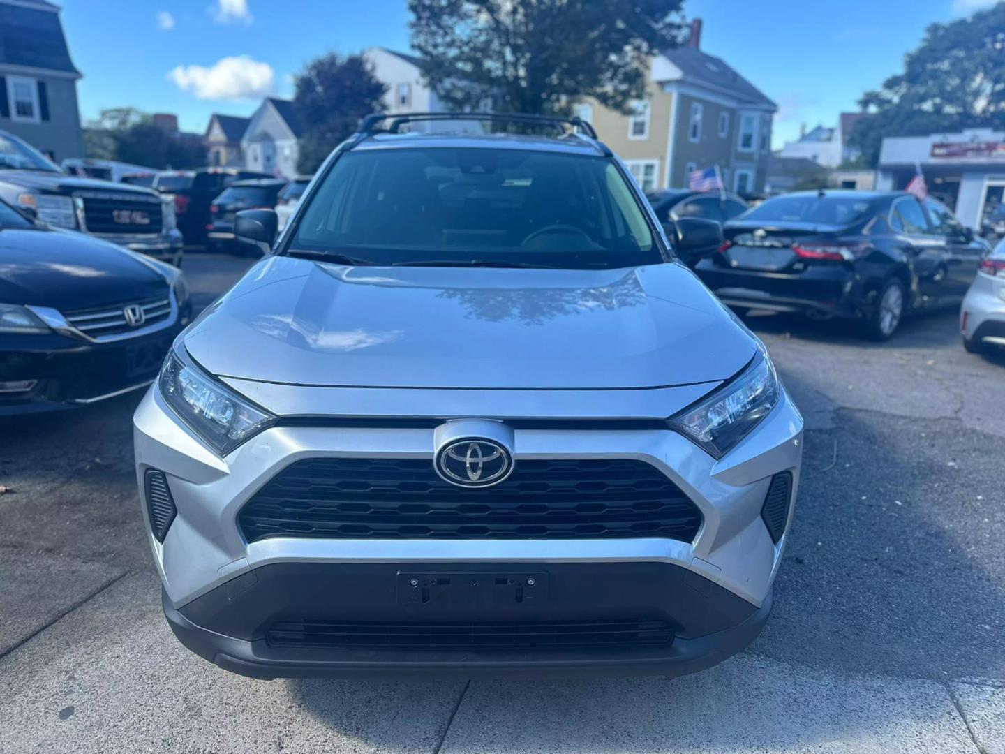 2019 Toyota RAV4 LE photo 2