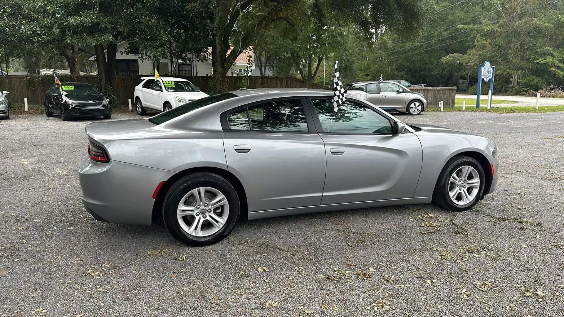 2018 Dodge Charger SXT photo 7