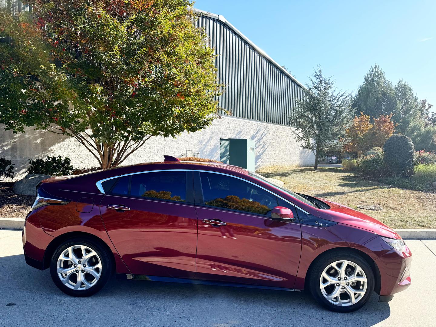 2017 Chevrolet Volt Premier photo 2