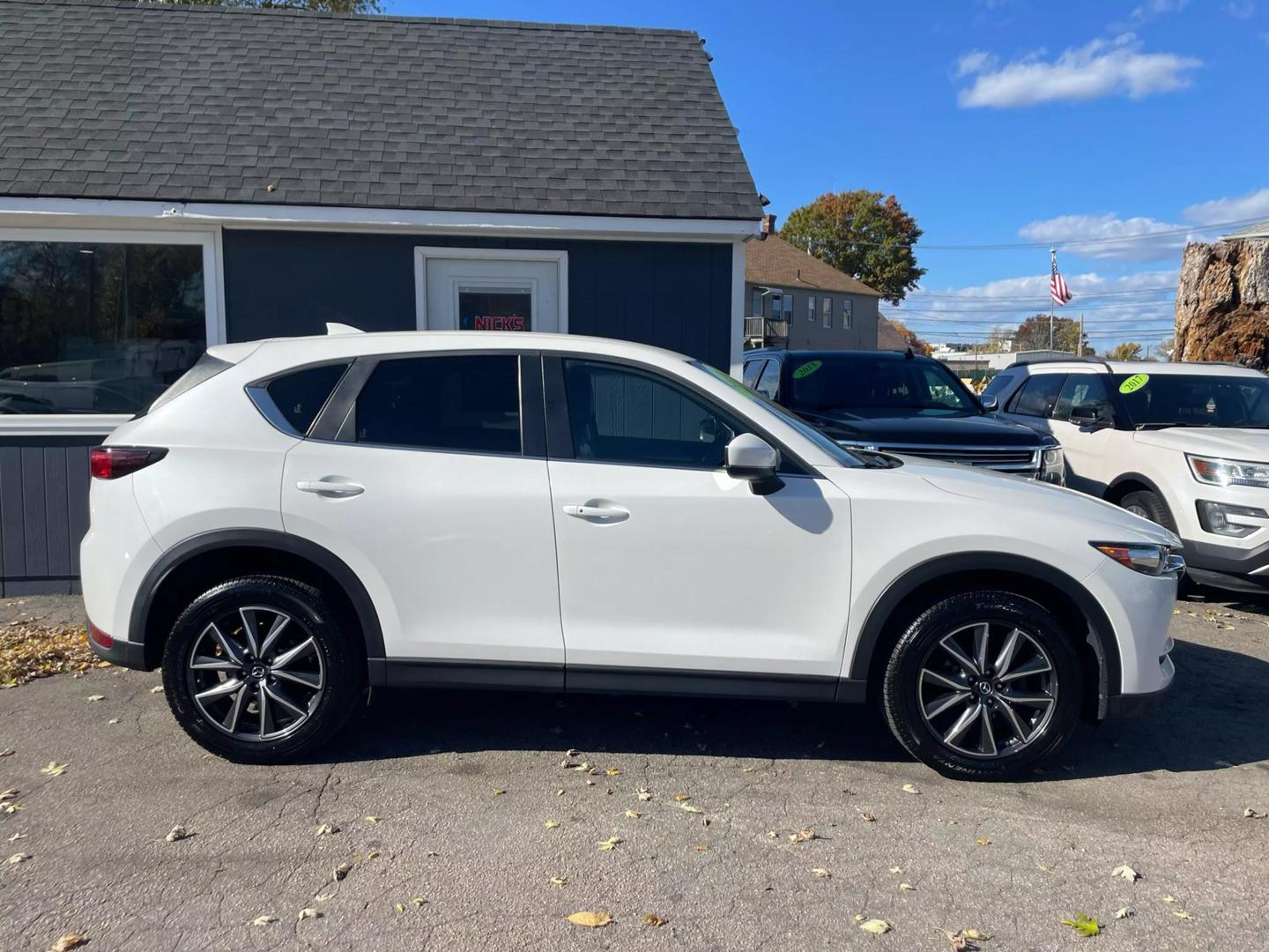 2018 Mazda CX-5 Touring photo 2