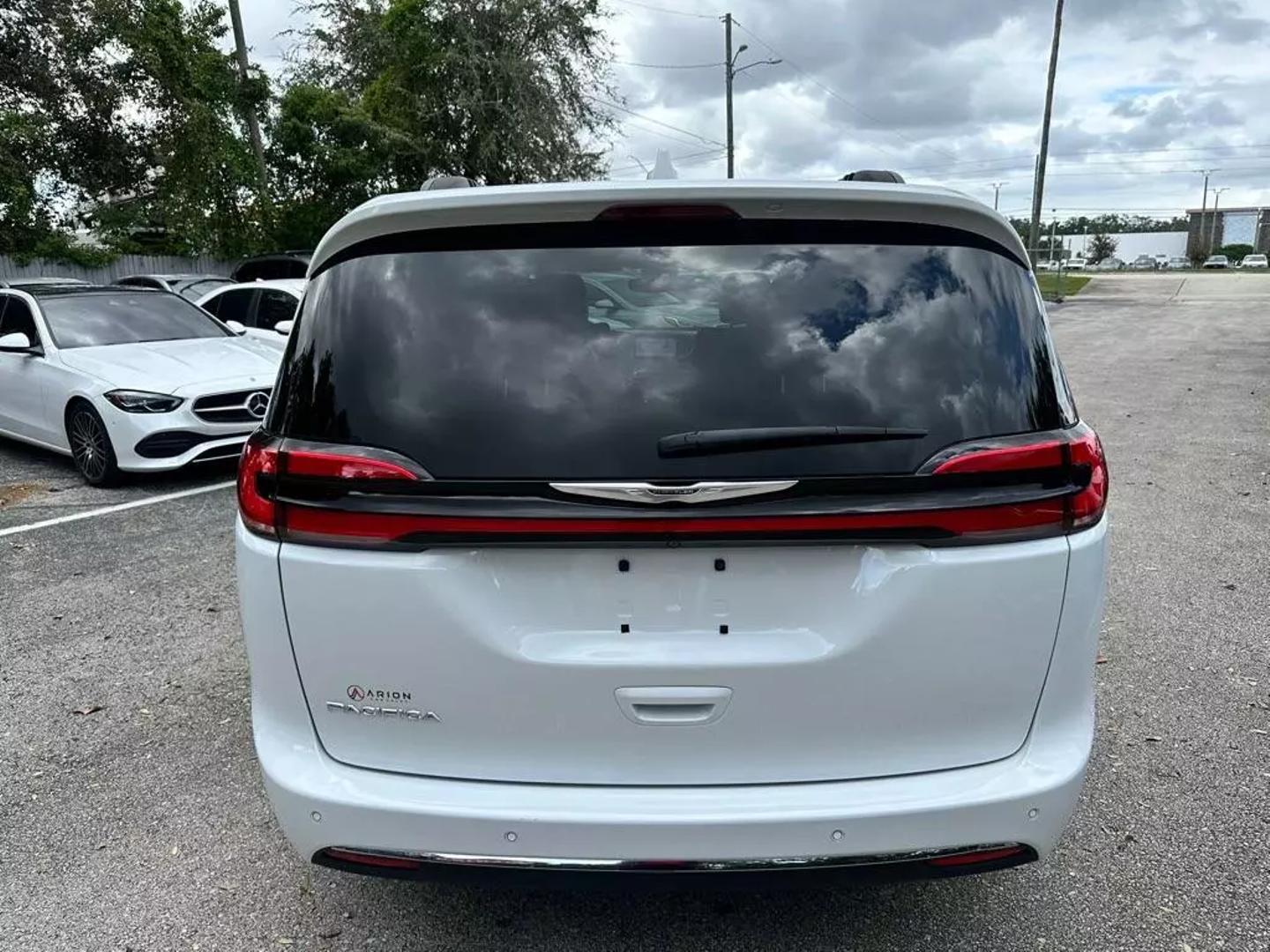 2022 Chrysler Pacifica Touring L photo 4