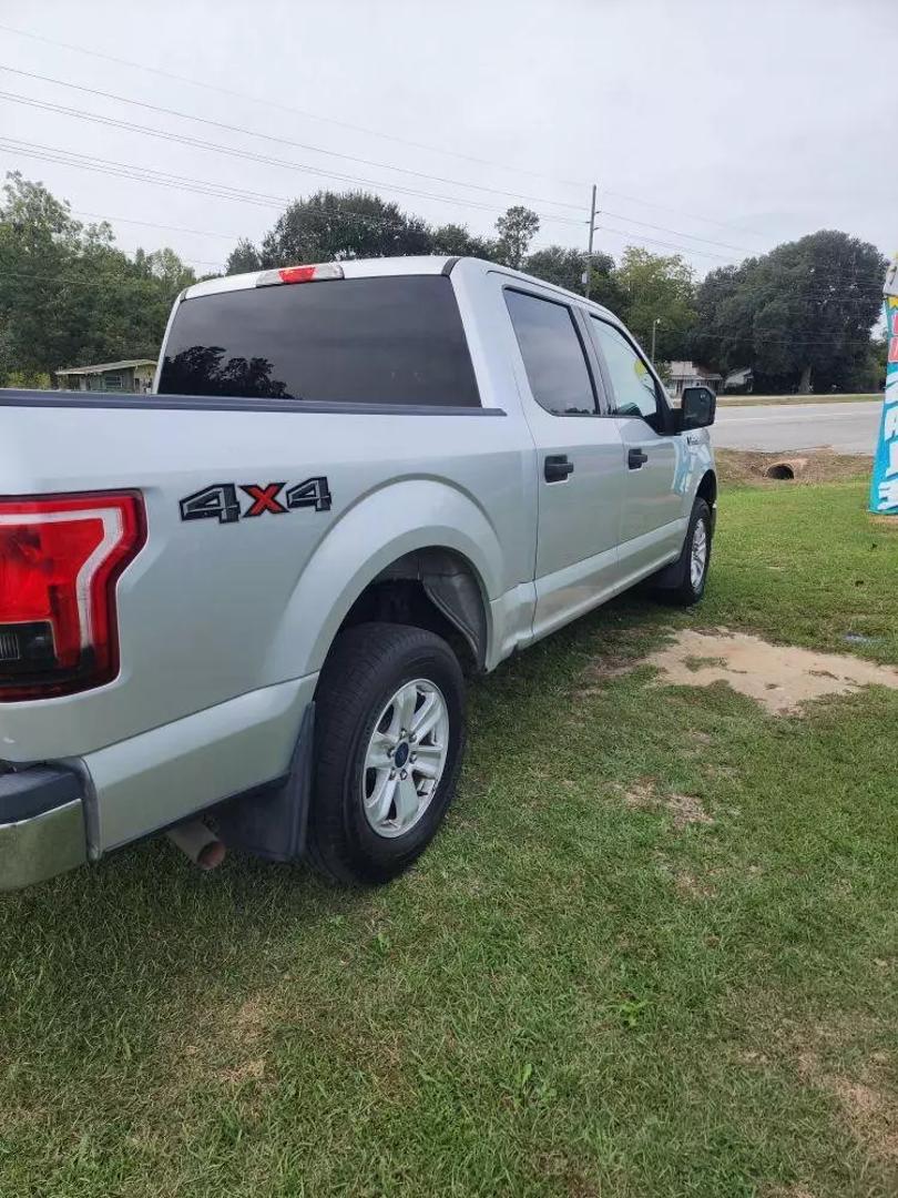 2015 Ford F-150 XLT photo 3