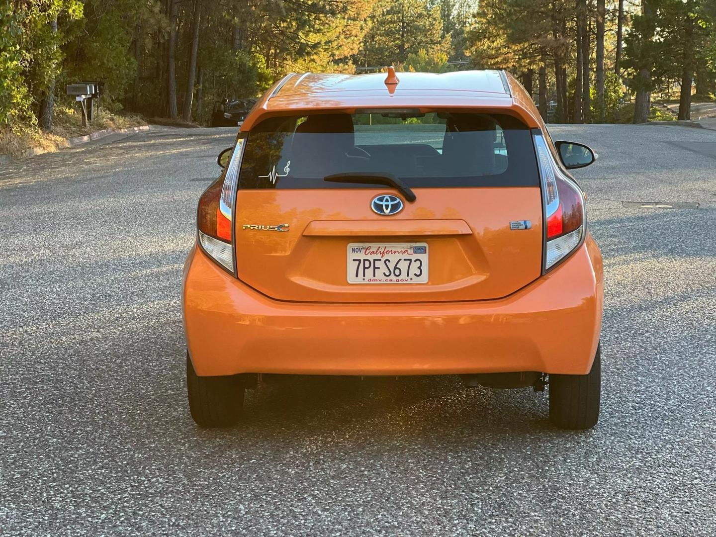 2015 Toyota Prius c One photo 7