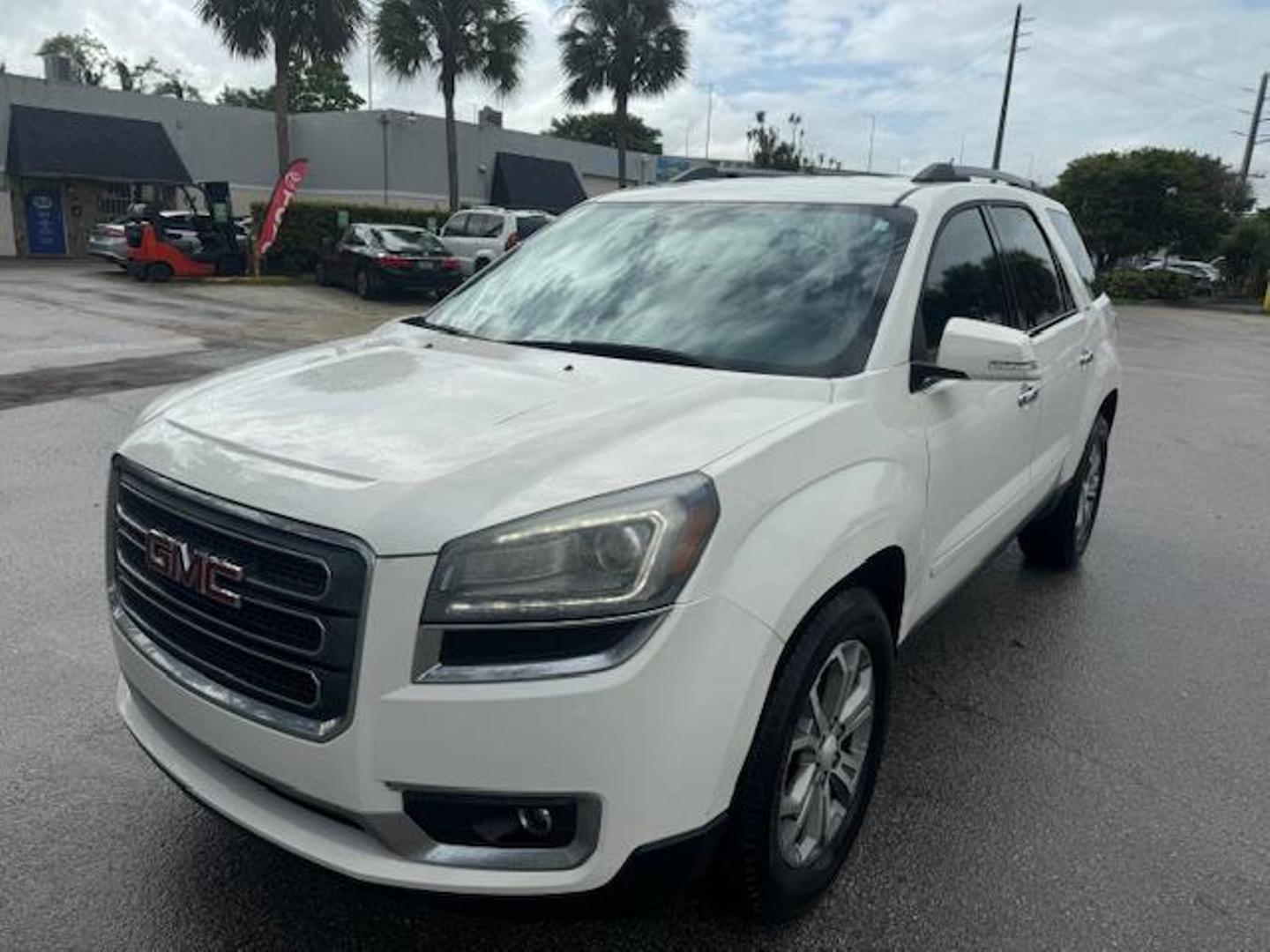 GMC Acadia's photo