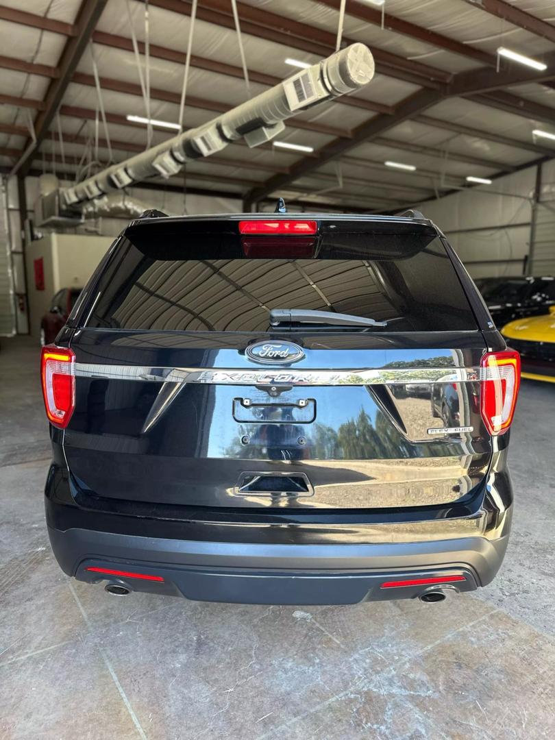 2016 Ford Explorer Base photo 5