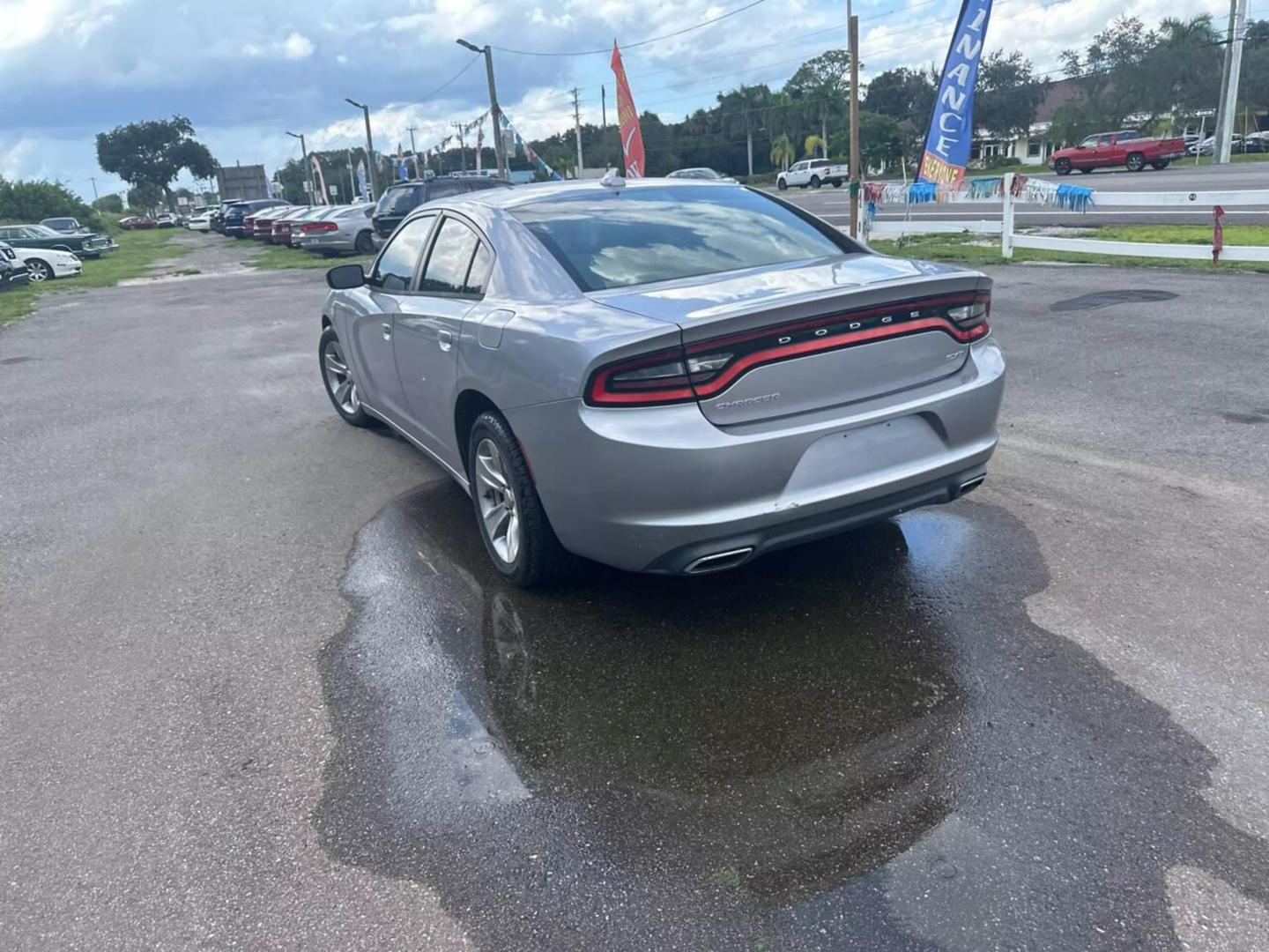 2015 Dodge Charger SXT photo 18