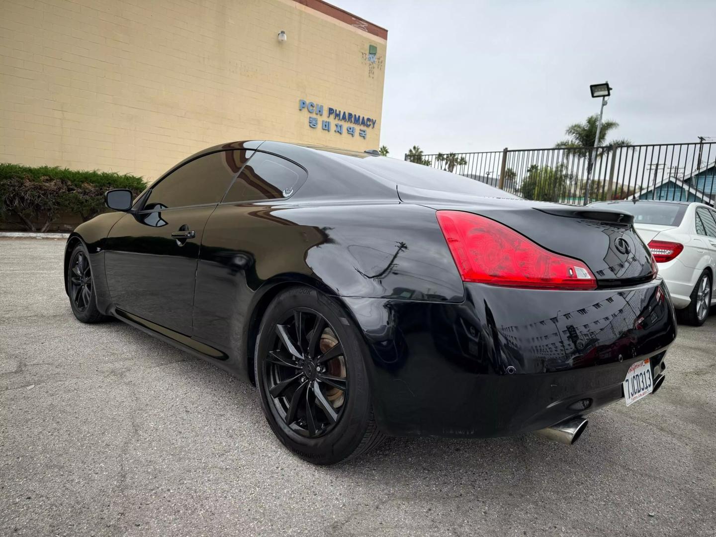 2014 INFINITI Q60 Coupe null photo 6