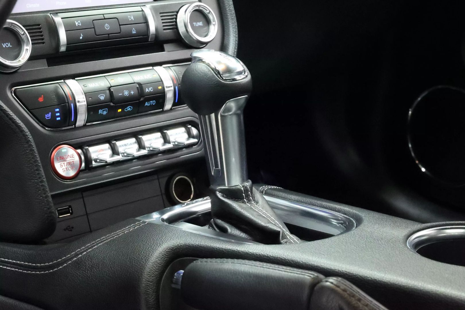 2022 Ford Mustang - Image 39