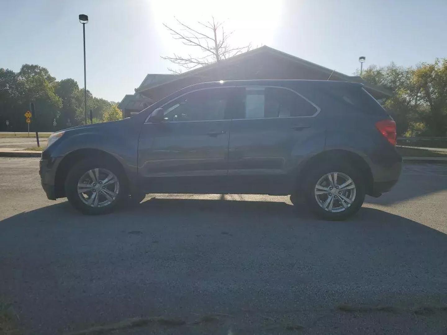 2014 Chevrolet Equinox LS photo 2