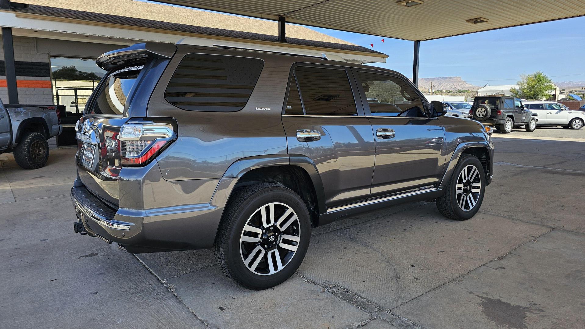 2015 Toyota 4Runner Limited photo 3