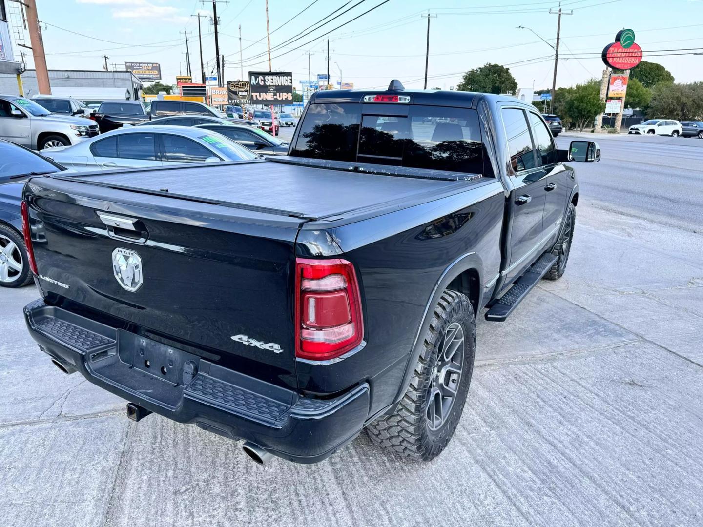 2019 RAM Ram 1500 Pickup Limited photo 3