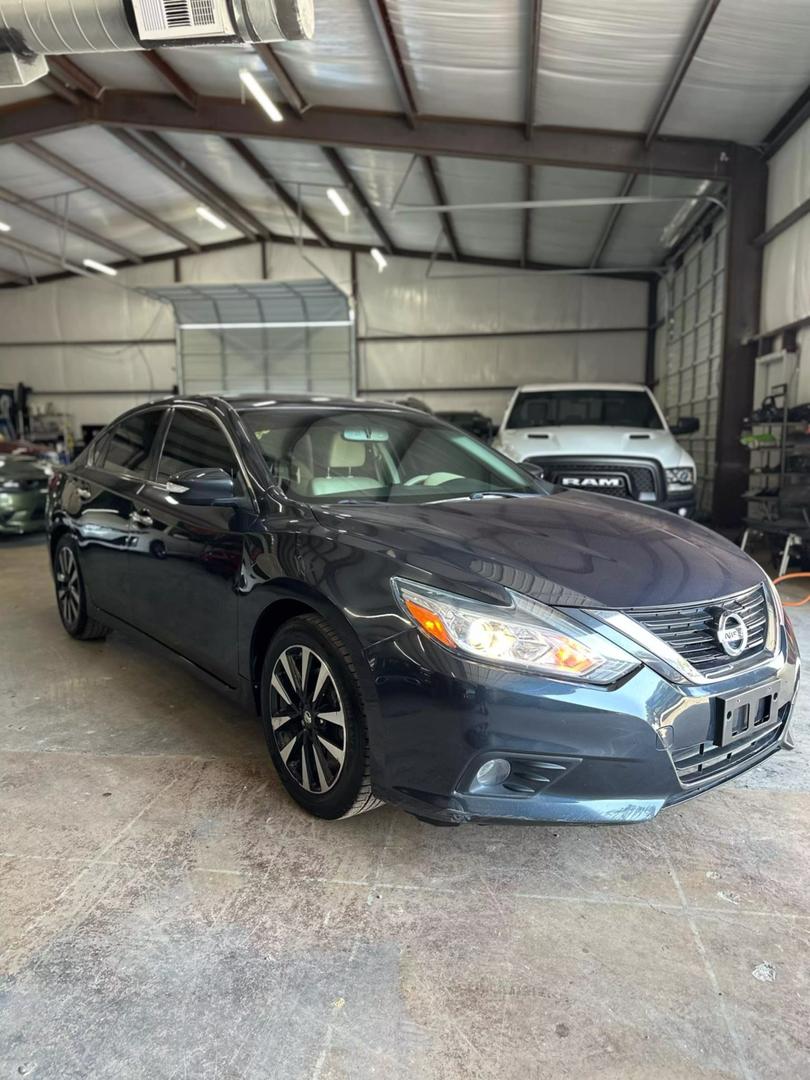 2018 Nissan Altima SL photo 2