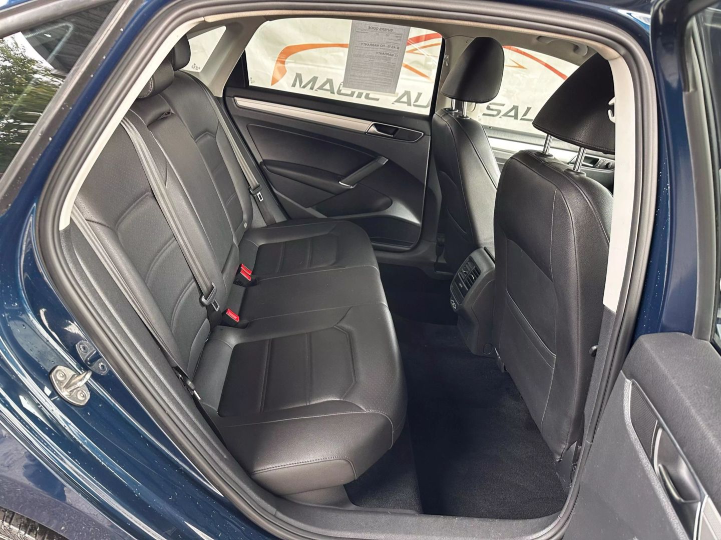 2019 Volkswagen Passat - Image 21
