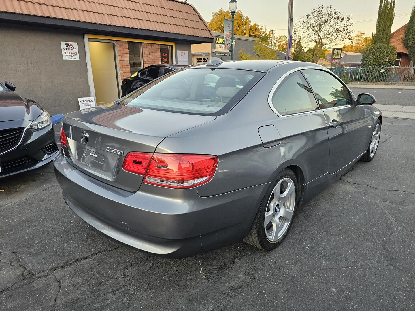 2009 BMW 3 Series 328i photo 5