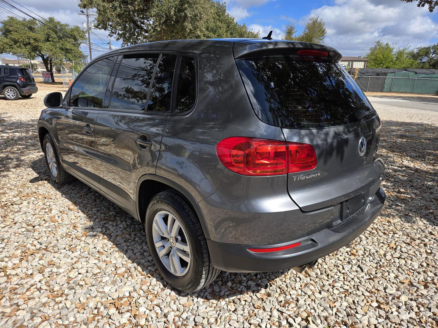 2013 Volkswagen Tiguan S photo 3