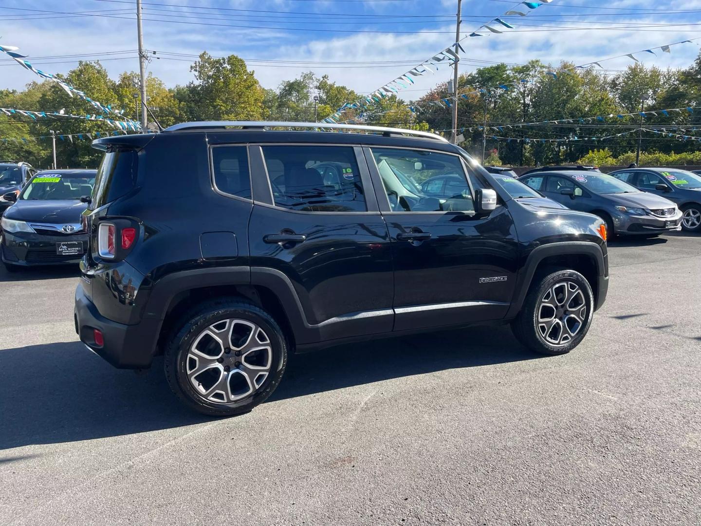 2015 Jeep Renegade Limited photo 27