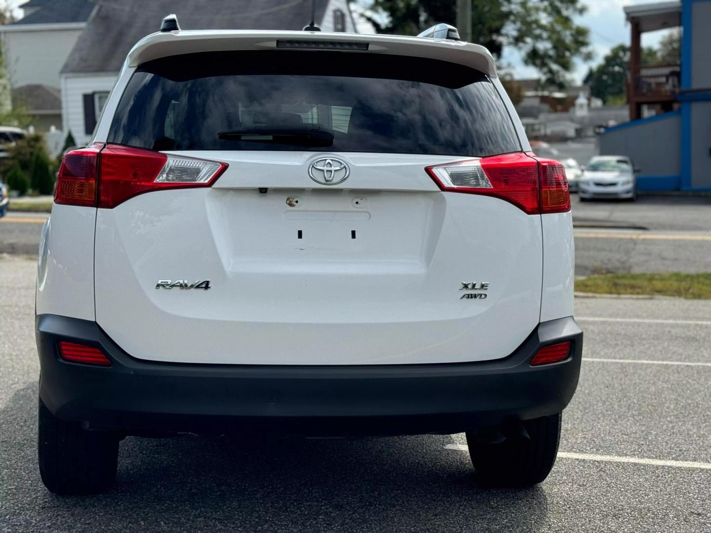 2015 Toyota RAV4 XLE photo 5