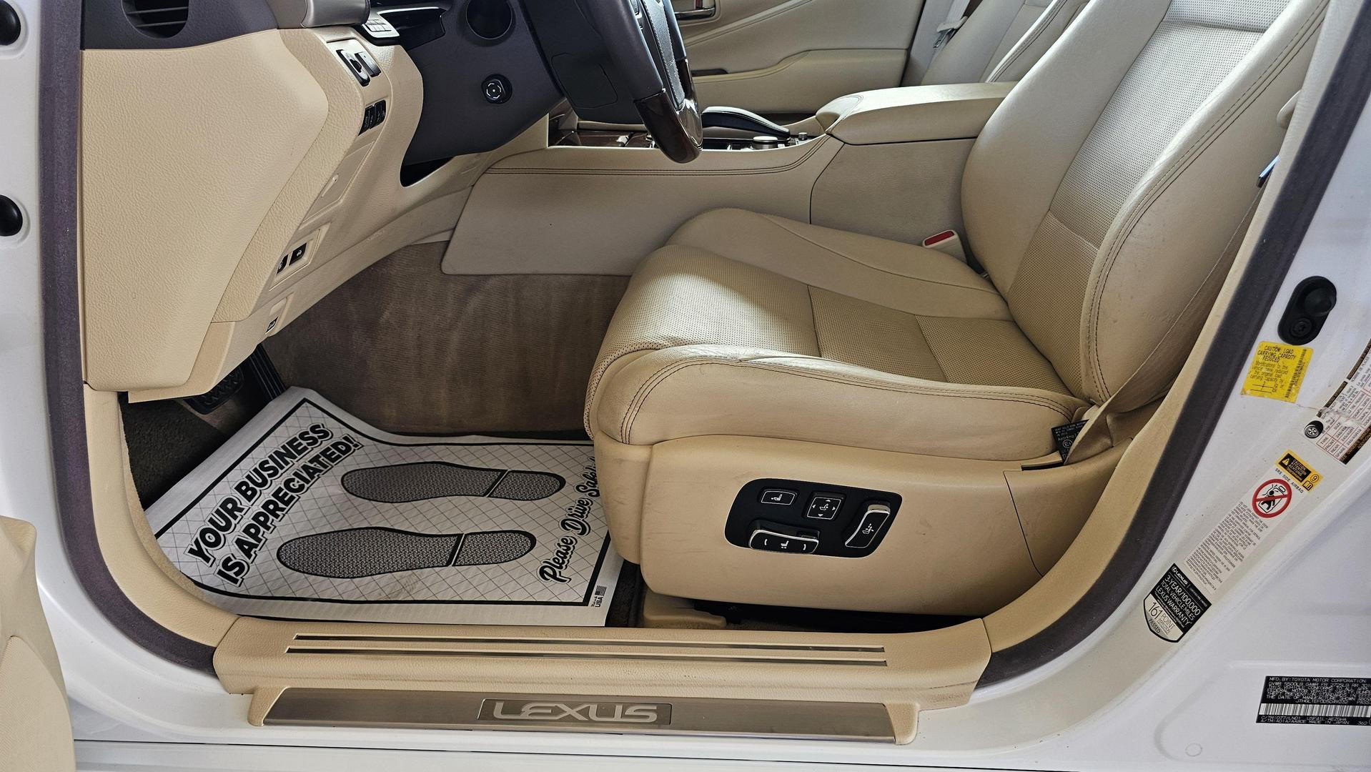 2013 Lexus LS L photo 11