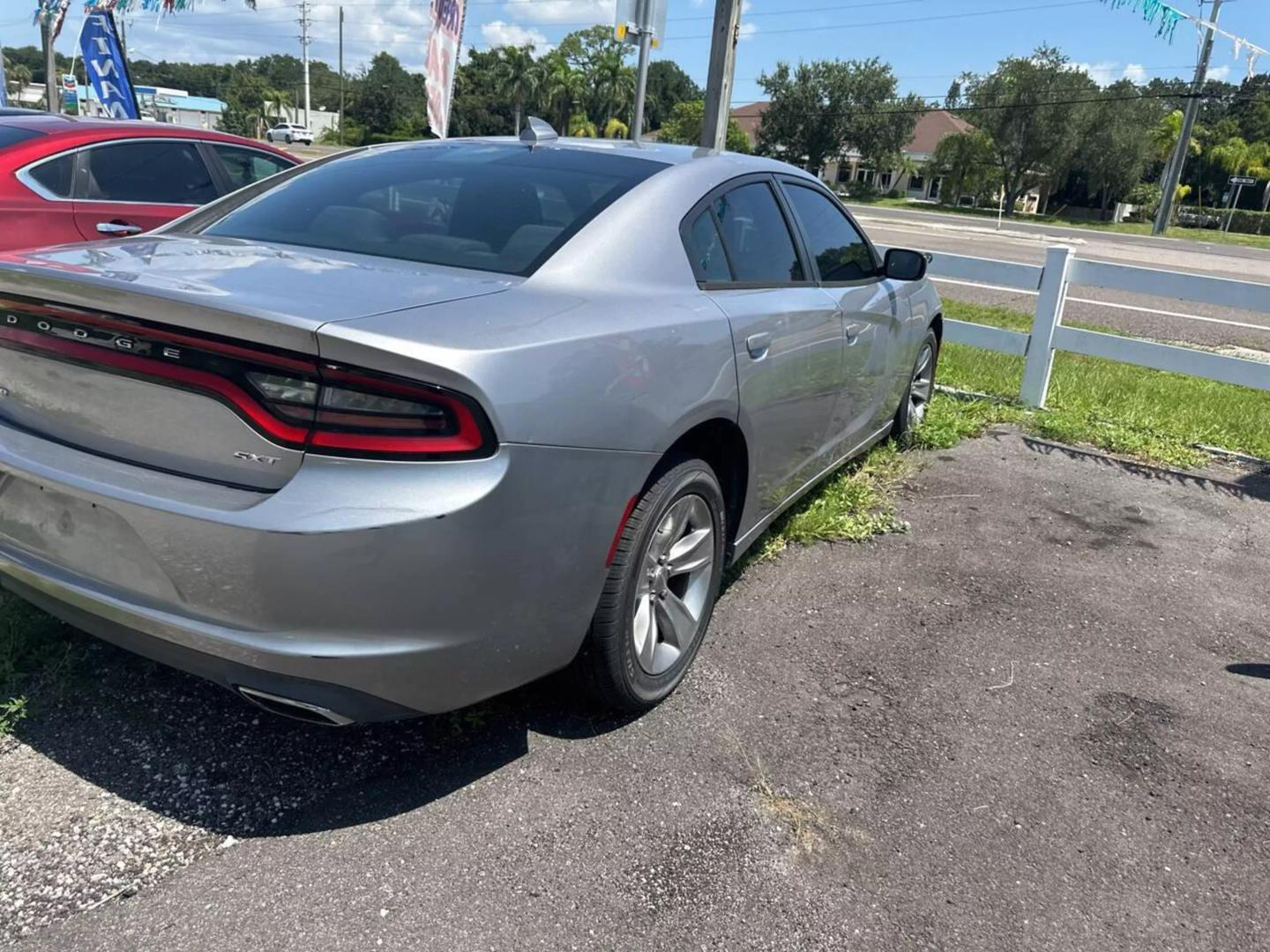 2015 Dodge Charger SXT photo 13