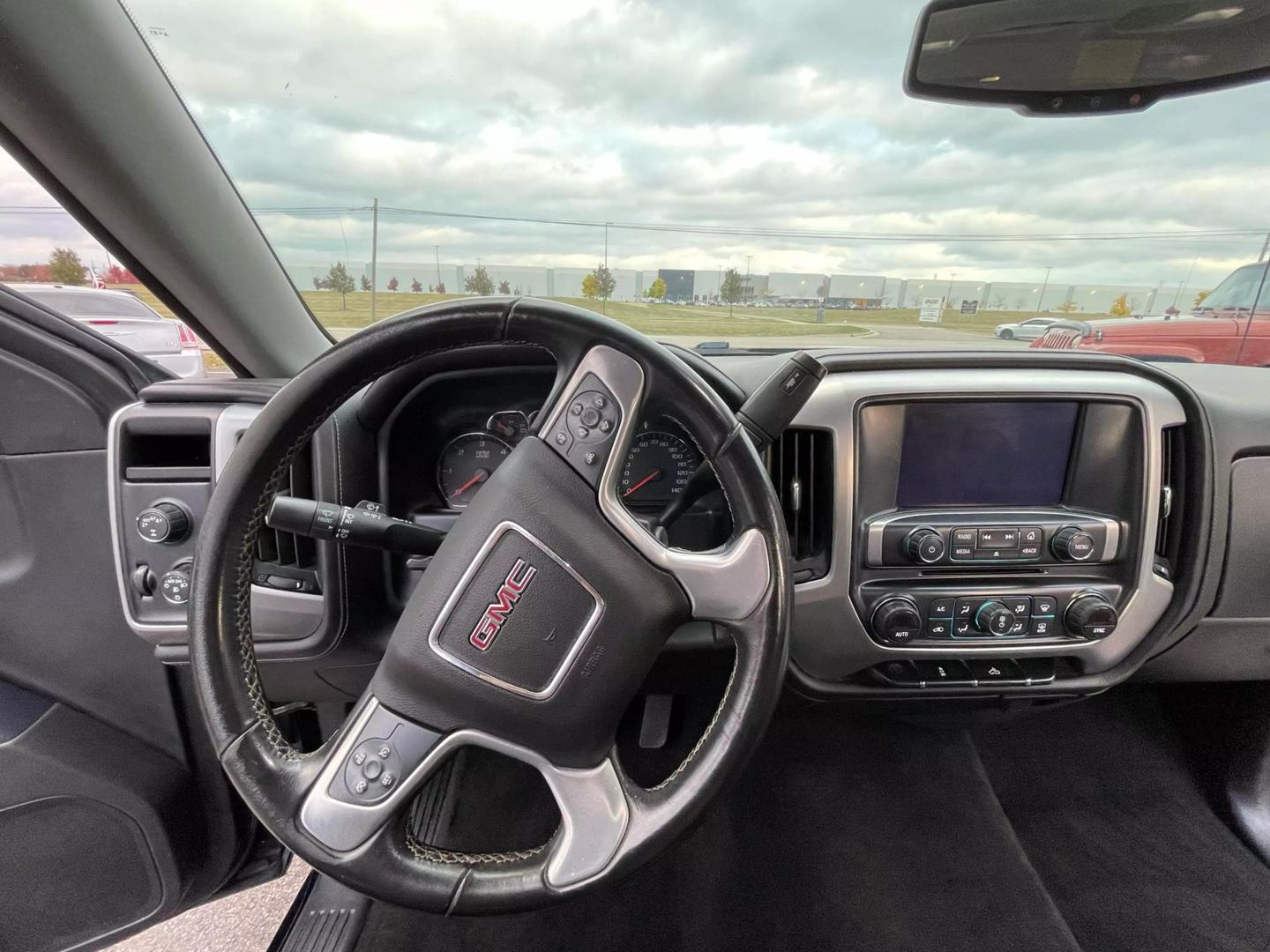 2018 GMC Sierra 1500 SLE photo 15