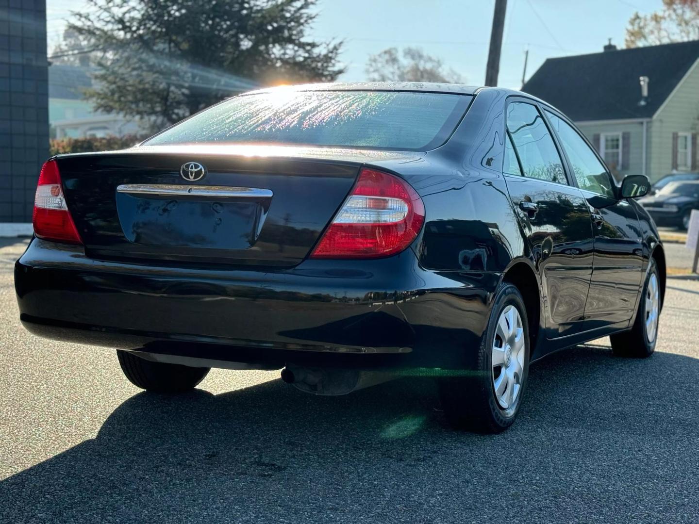 2003 Toyota Camry LE photo 4