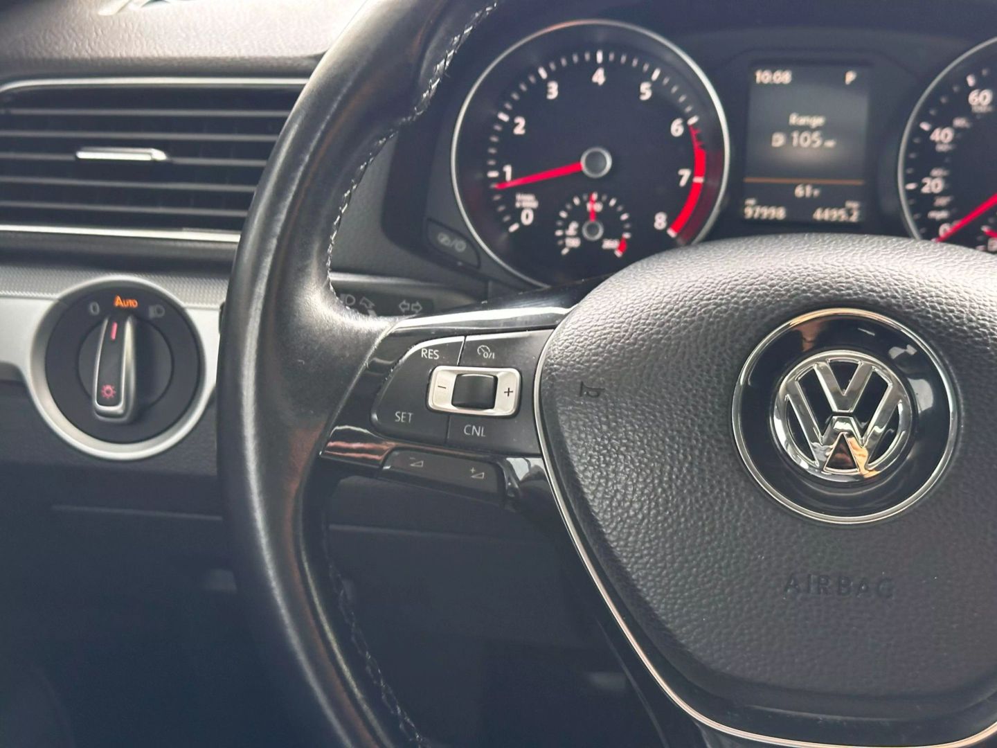 2019 Volkswagen Passat - Image 33