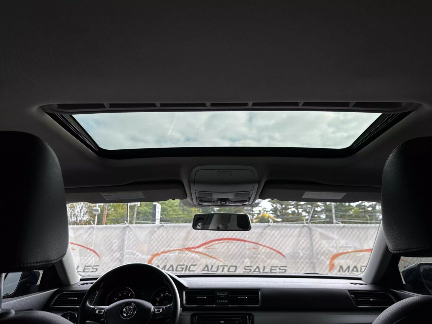 2019 Volkswagen Passat - Image 36