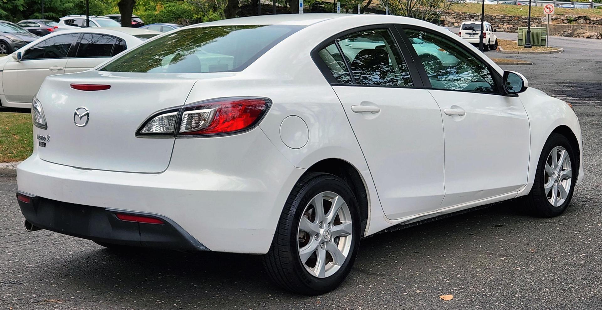 2010 Mazda MAZDA3 i Sport photo 3