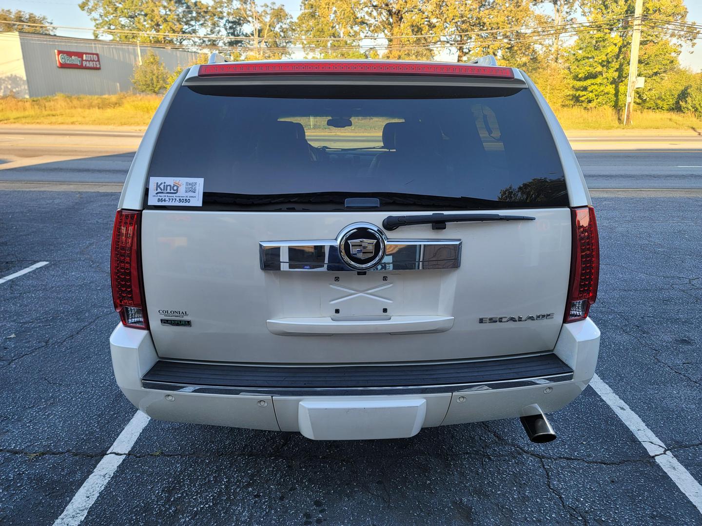 2011 Cadillac Escalade ESV Luxury photo 7