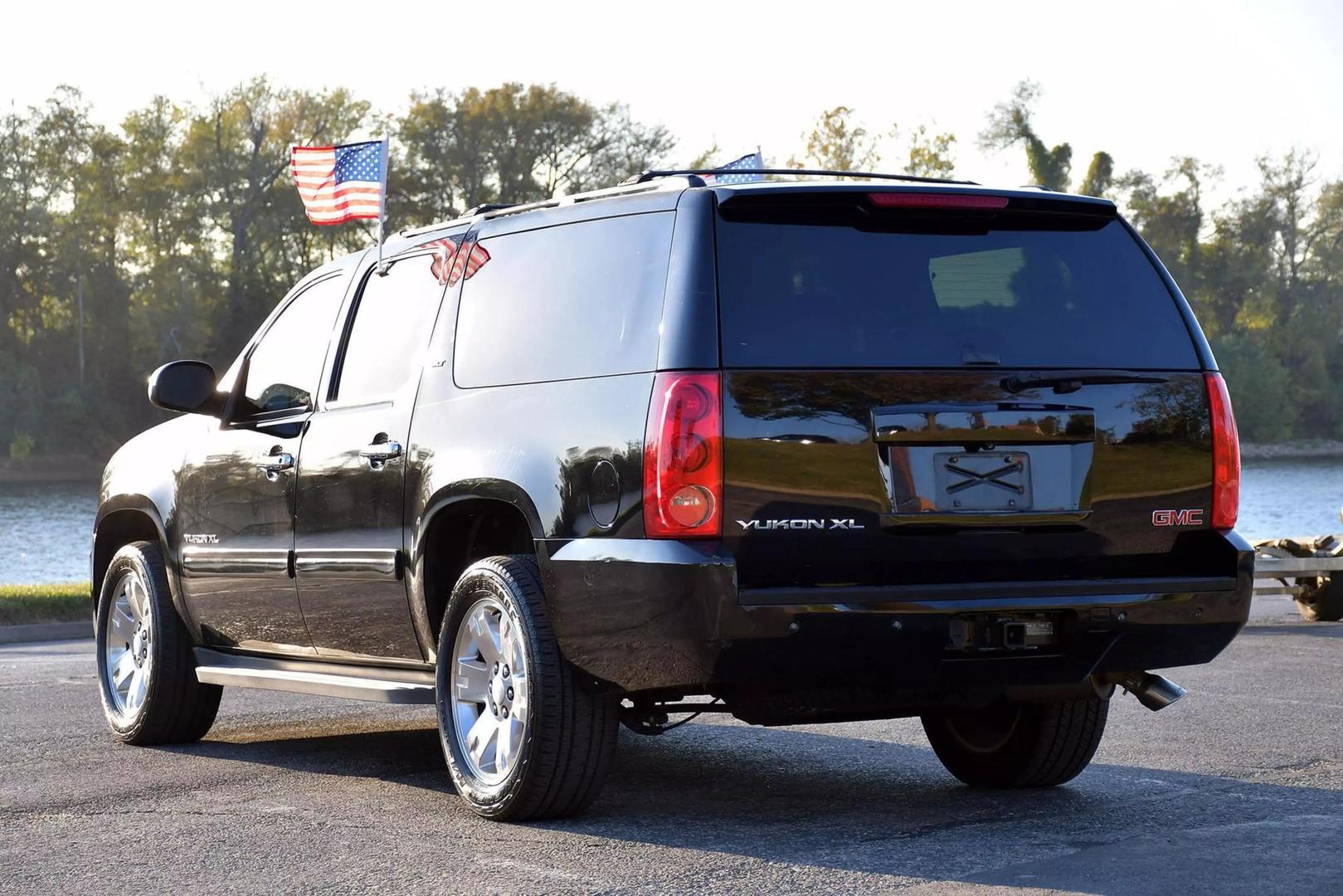 2014 GMC Yukon XL SLT photo 10