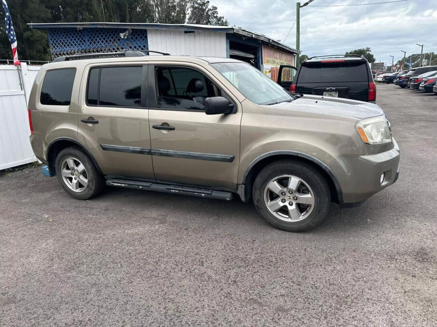 2010 Honda Pilot LX photo 4