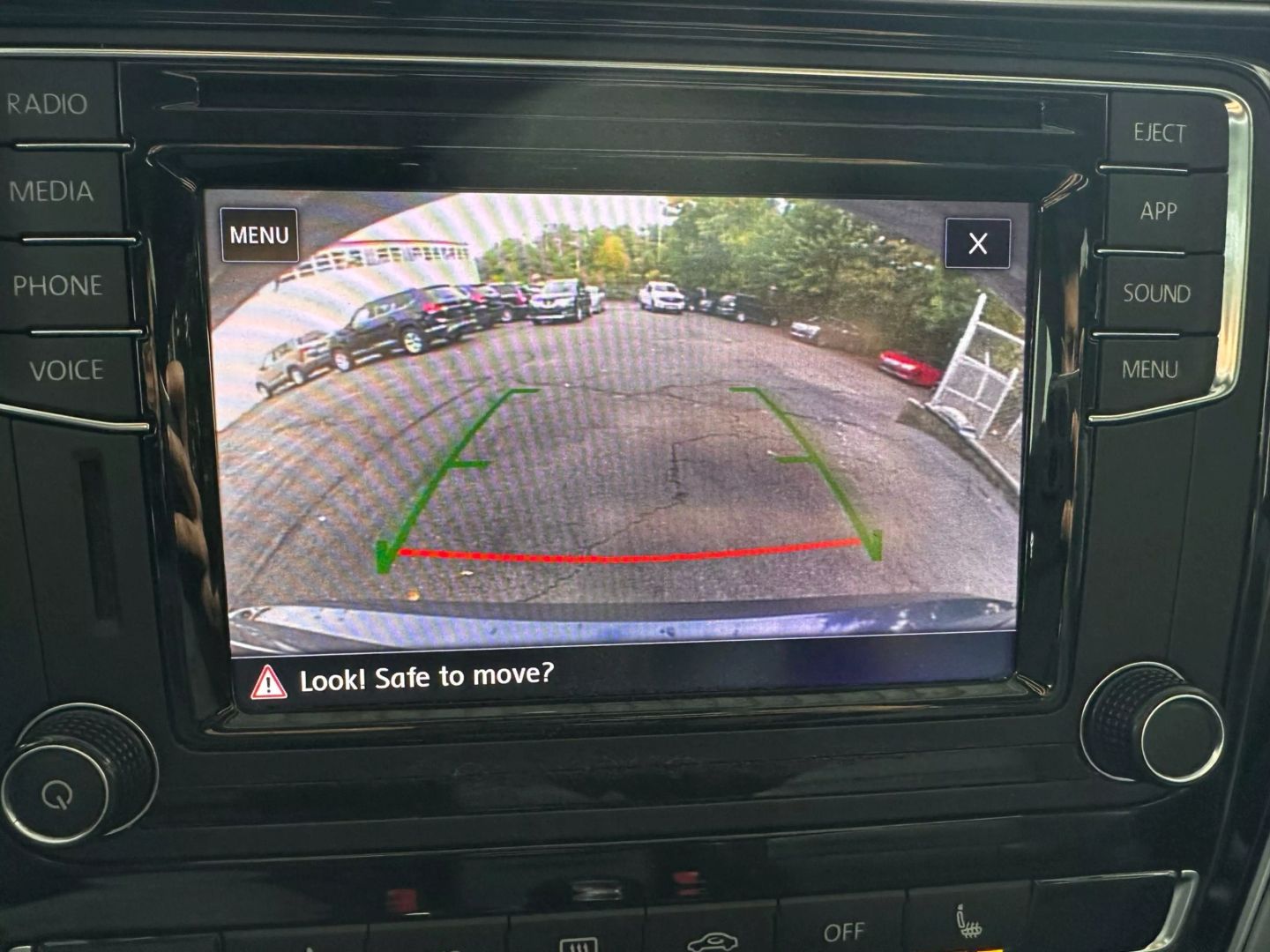 2019 Volkswagen Passat - Image 38
