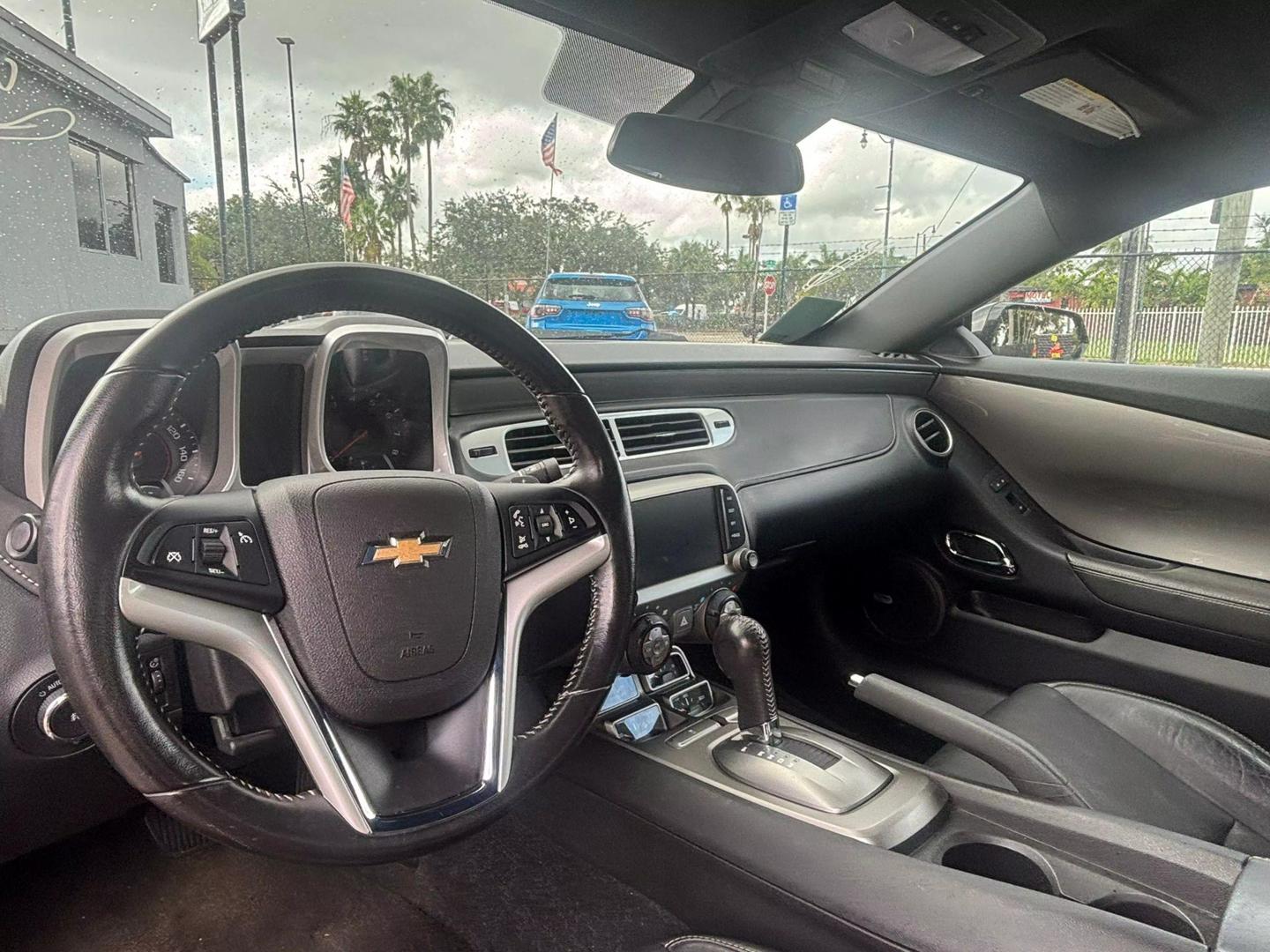 2015 Chevrolet Camaro 2LT photo 12